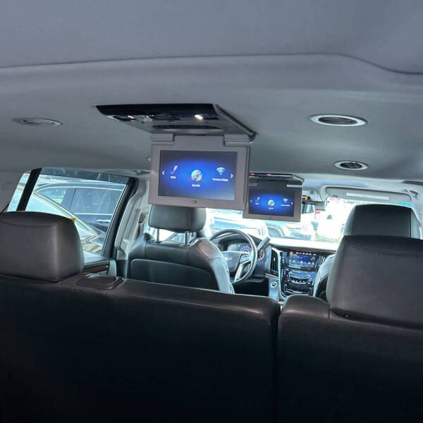 2018 Cadillac Escalade ESV Luxury