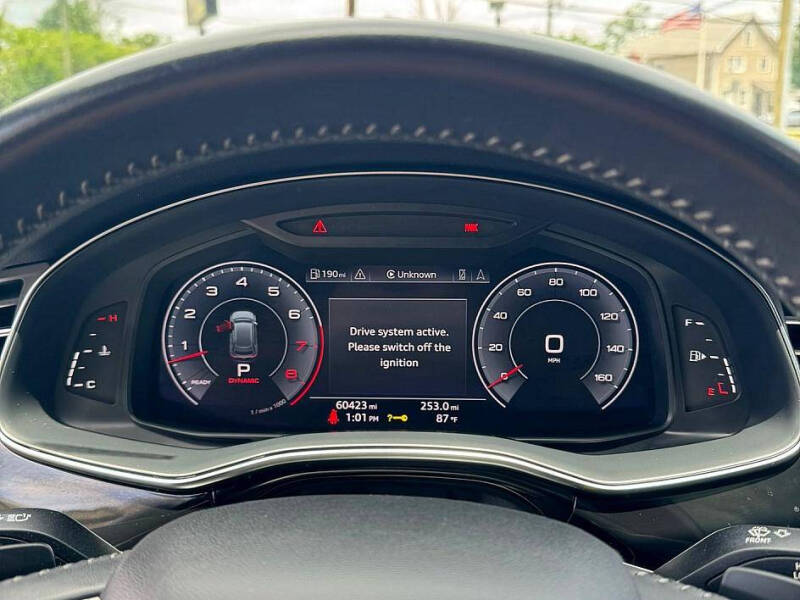 2019 Audi Q8 quattro Premium Plus 55 TFSI