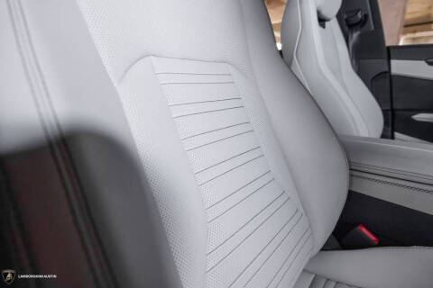 2025 Lamborghini Urus SE