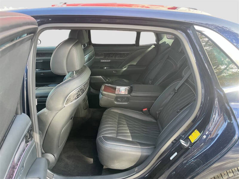 2024 Genesis G90 3.5T e-Supercharger