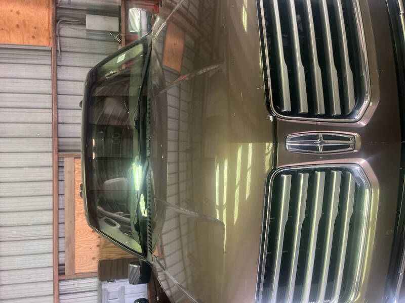 2015 Lincoln Navigator Base's photo