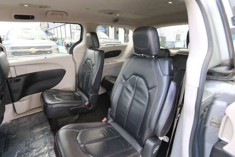 2017 Chrysler Pacifica Touring Plus