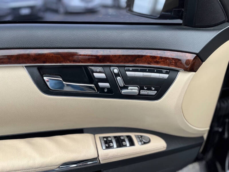 2011 Mercedes-Benz S-Class S 550 4MATIC