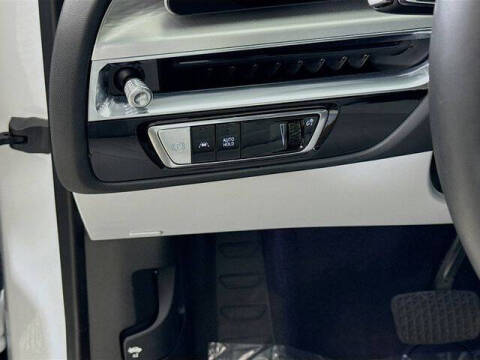 2024 Cadillac LYRIQ Luxury 1