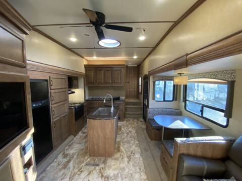 2017 Starcraft Solstice Lite 337BHS
