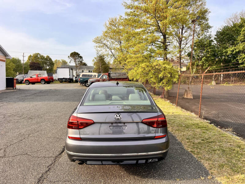 2017 Volkswagen Passat 1.8T R-Line