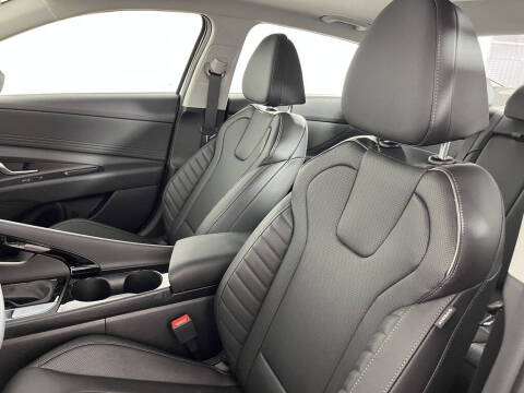 2025 Hyundai Elantra Hybrid Limited