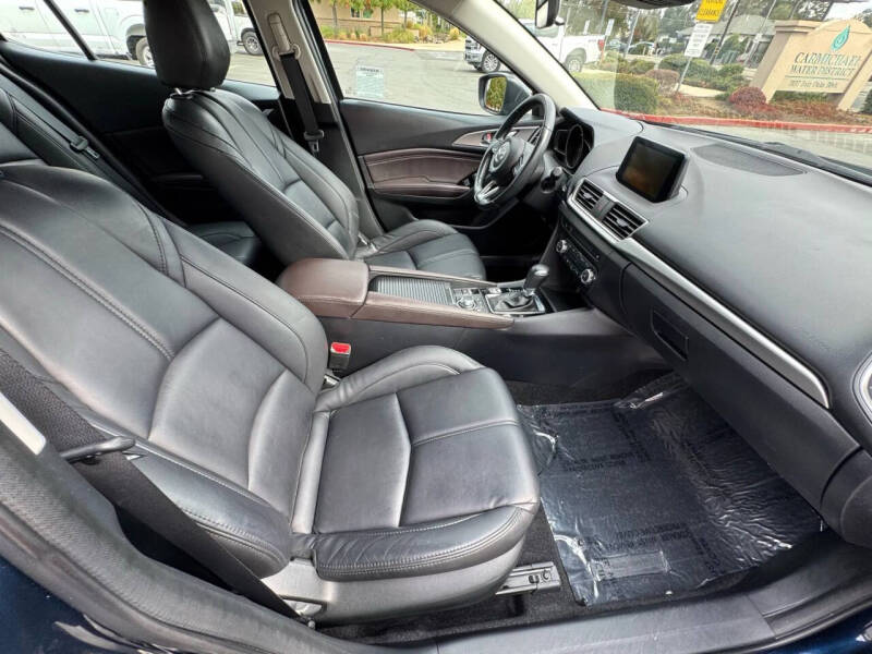 2018 Mazda MAZDA3 Touring