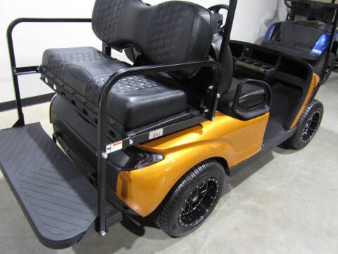 2020 E-Z-GO Storm Gas golf cart