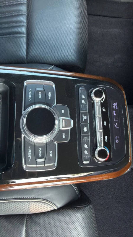 2017 Genesis G90
