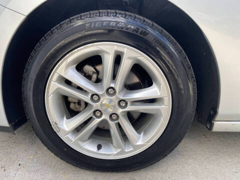 2017 Chevrolet Cruze LT Auto