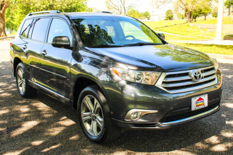 2013 Toyota Highlander for sale at Auto House Superstore in Terre Haute IN