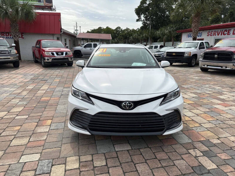 2021 Toyota Camry LE's photo