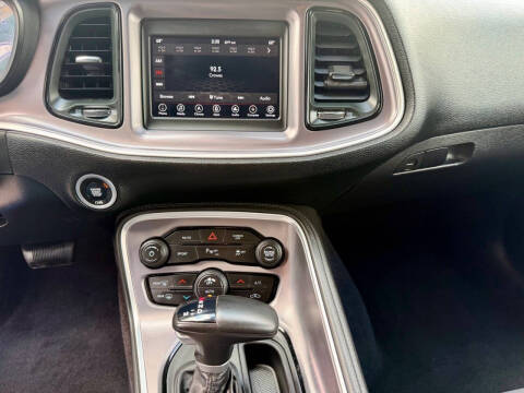 2019 Dodge Challenger SXT