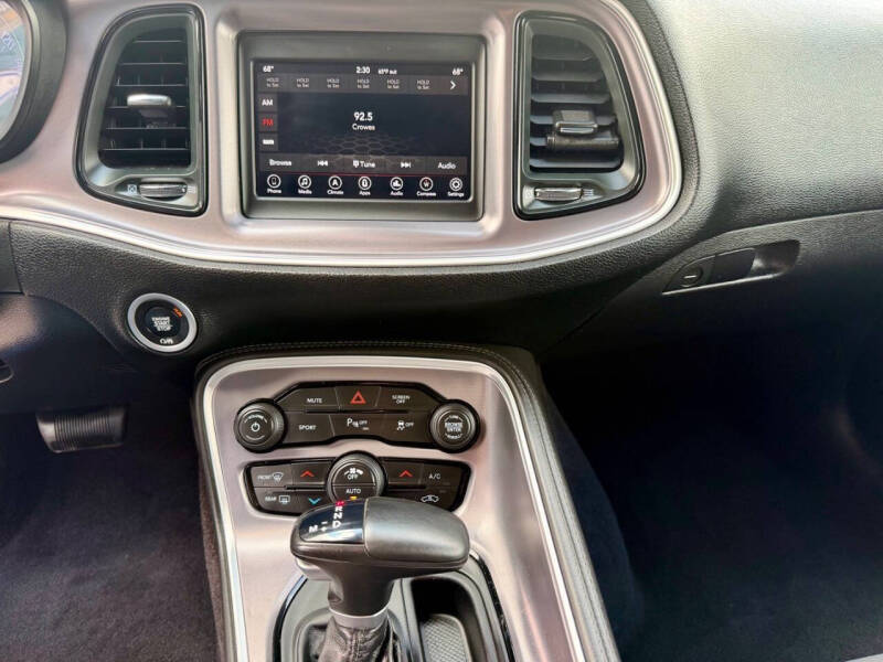 2019 Dodge Challenger SXT