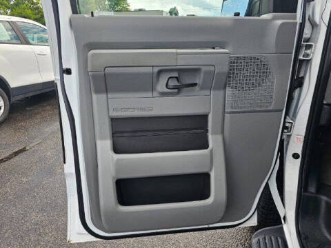 2011 Ford E-Series E-350 SD XLT