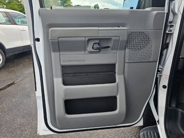 2011 Ford E-Series E-350 SD XLT