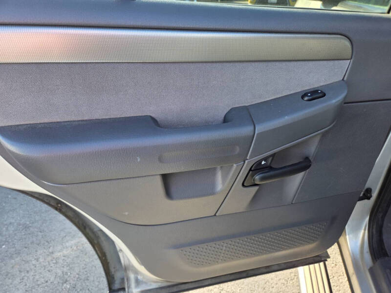 2004 Ford Explorer XLT