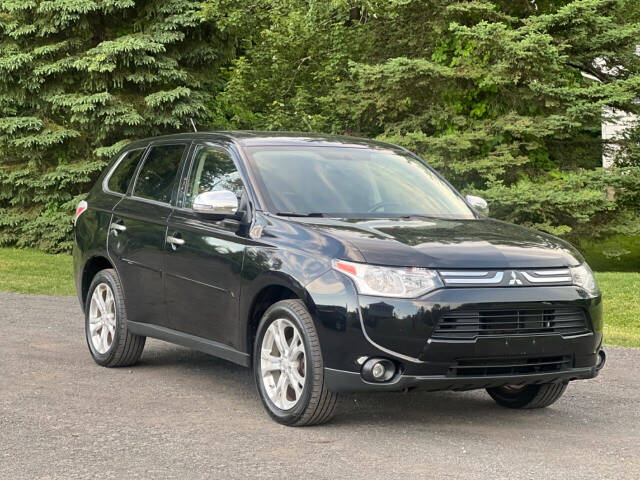 2014 Mitsubishi Outlander for sale at Town Auto Inc in Clifton Park, NY