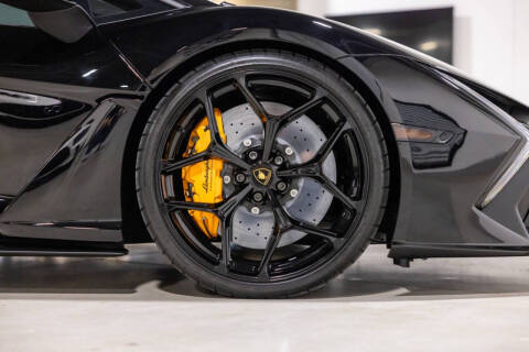 2025 Lamborghini Revuelto