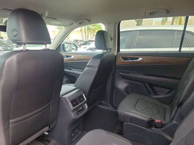 2024 Volkswagen Atlas SE