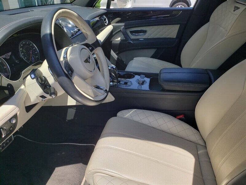 2018 Bentley Bentayga 11