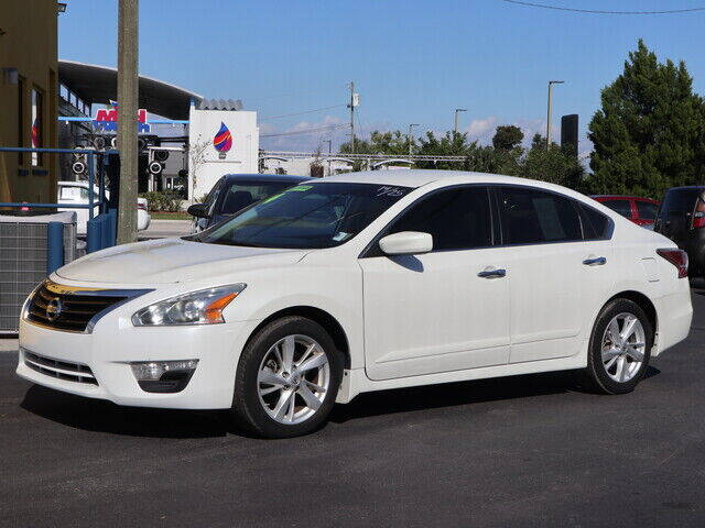 2014 Nissan Altima for sale at Bond Auto Sales in Saint Petersburg FL