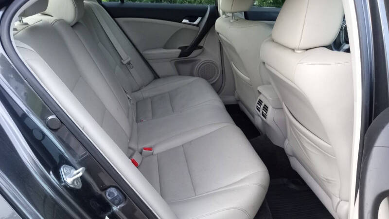 2011 Acura TSX V-6 w/Tech