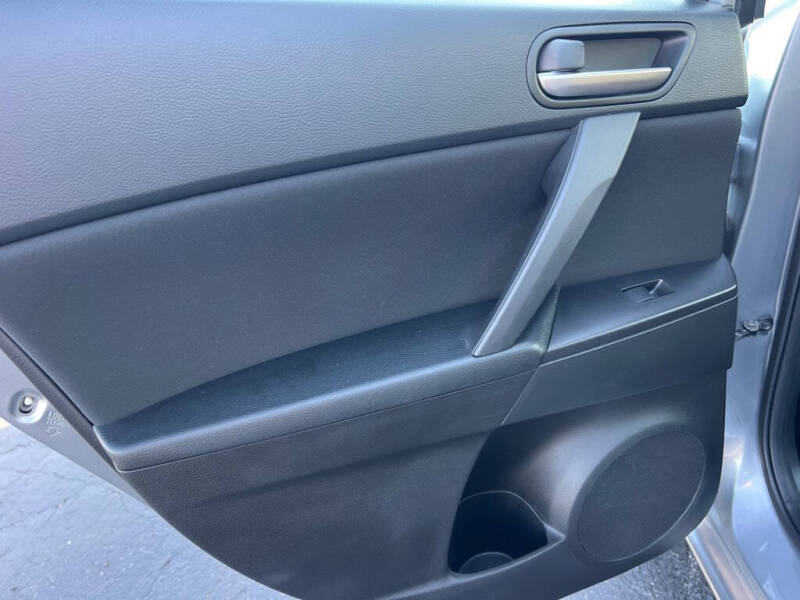 2013 Mazda MAZDA3 i SV