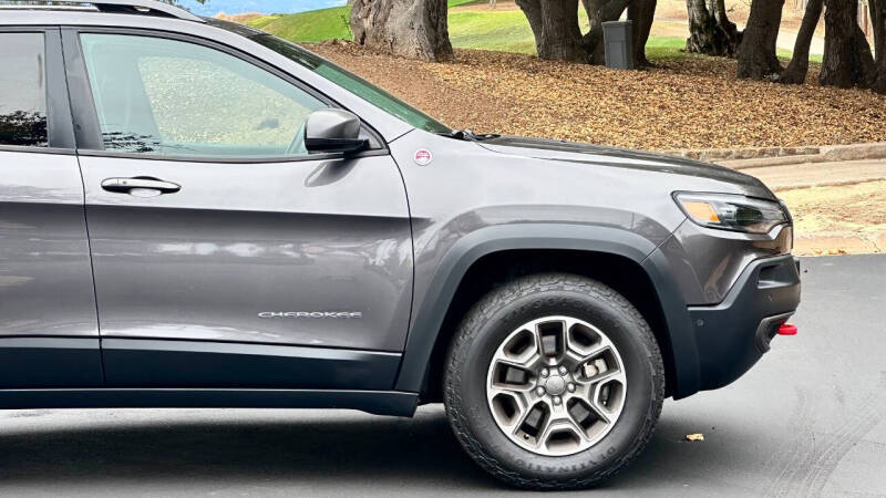 2020 Jeep Cherokee Trailhawk
