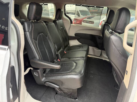2017 Chrysler Pacifica Touring Plus