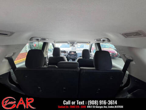 2022 Nissan Pathfinder SV