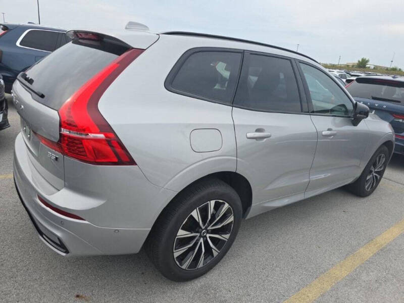 2025 Volvo XC60 B5 Plus Dark Theme