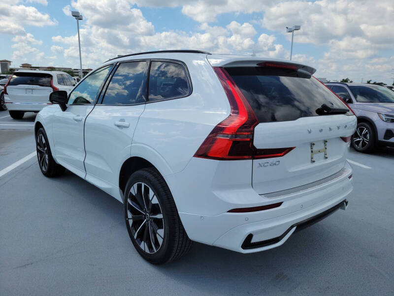 2026 Volvo XC60 B5 Plus