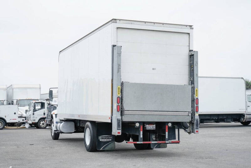 2018 International DuraStar 4300