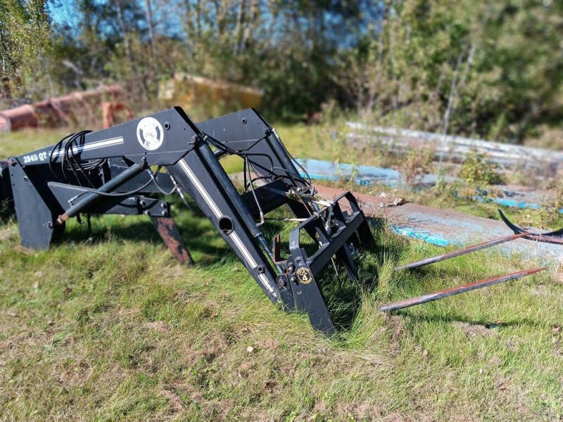 Bush Hog 2845 QT  International Tractor Loader