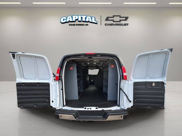 2025 Chevrolet Express 2500