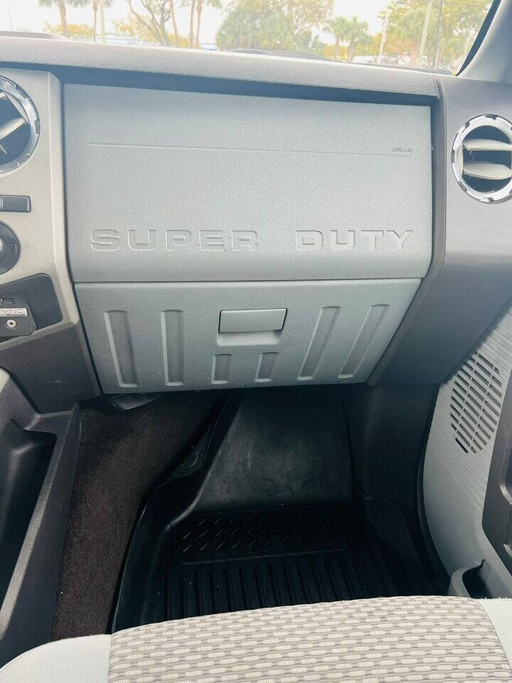 2013 Ford F-350 Super Duty  - $27,950