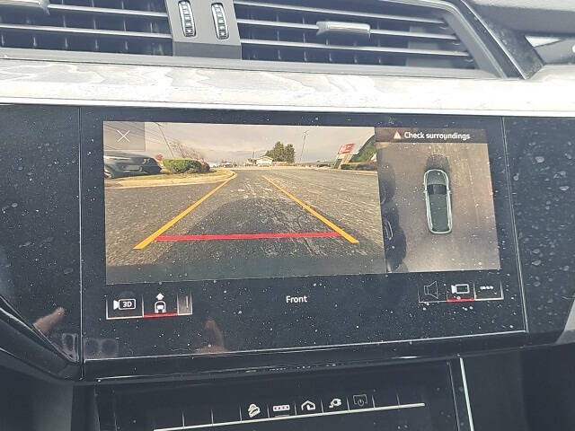 2021 Audi e-tron quattro Premium