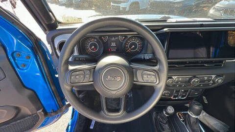 2026 Jeep Gladiator Sport