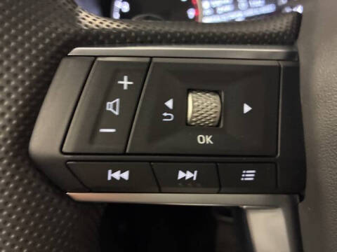 2025 Mitsubishi Outlander ES