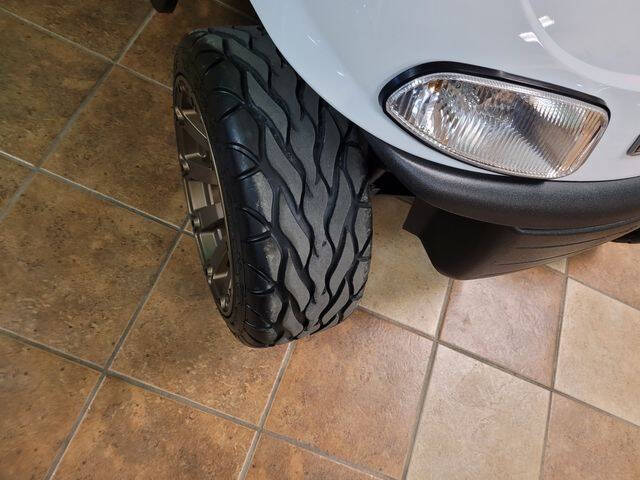 2021 E-Z-GO RXV Elite    Lithium