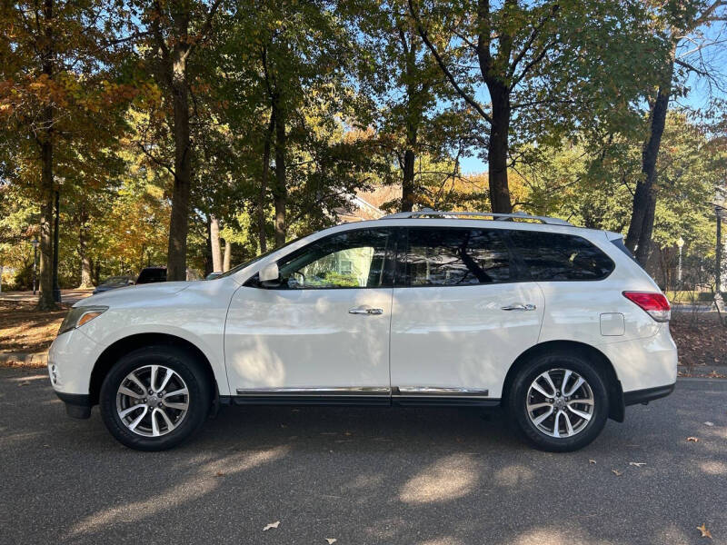 2013 Nissan Pathfinder SL photo 4