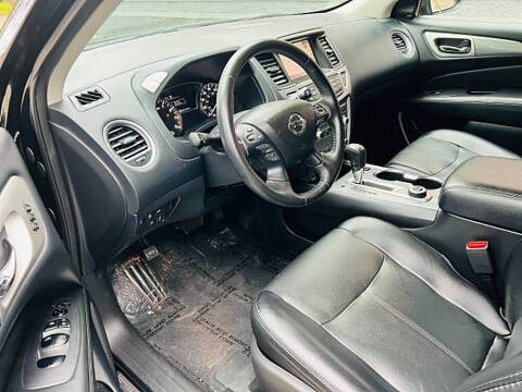 2020 Nissan Pathfinder SL