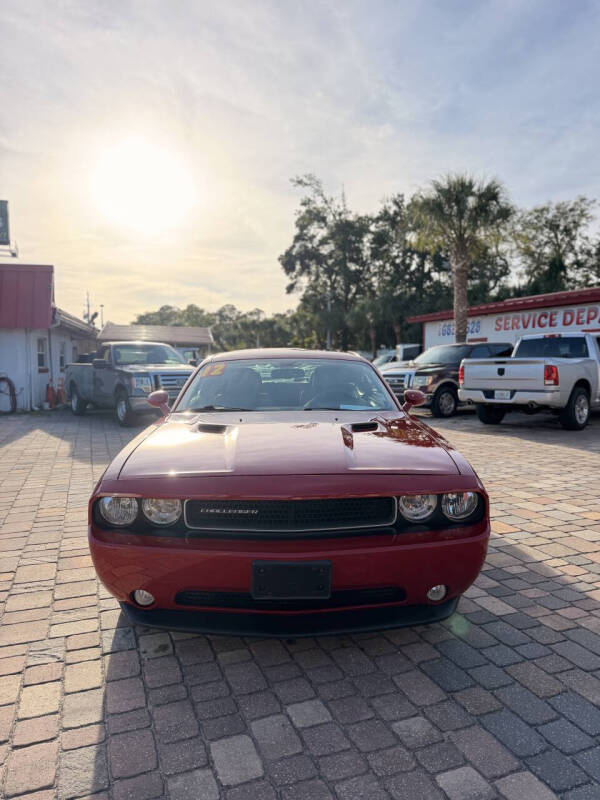 2012 Dodge Challenger SXT's photo