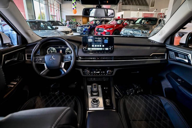 2023 Mitsubishi Outlander PHEV 40th Anniversary