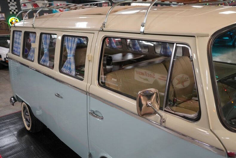 1976 Volkswagen Type 2 Westfalia Camper Bus