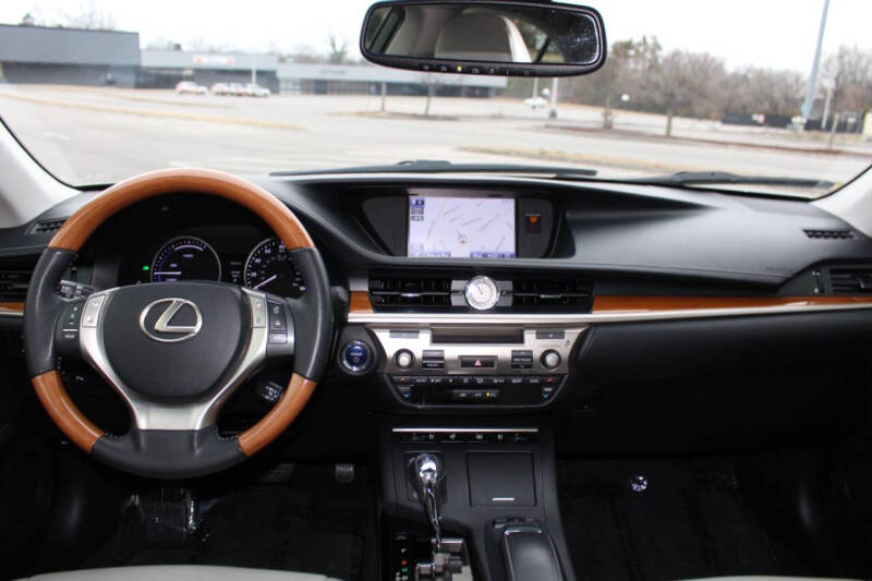 2013 Lexus ES 300h