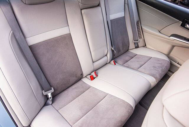 2013 Toyota Camry Hybrid XLE