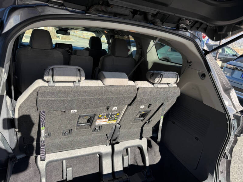 2024 Toyota Sienna LE 8-Passenger